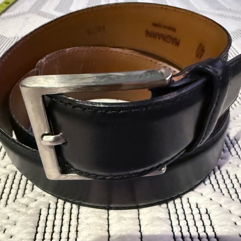 Magnanni Men's Belt Made in Spain Black Leather 40 Silver Buckle Dress Belt 1078